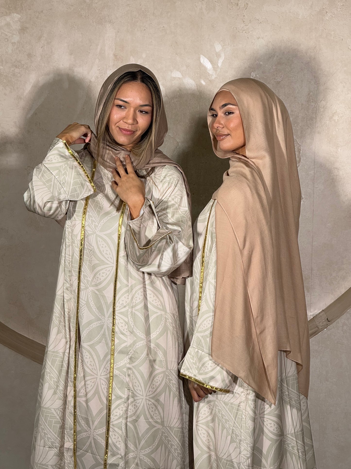 Aulelei Abaya Set