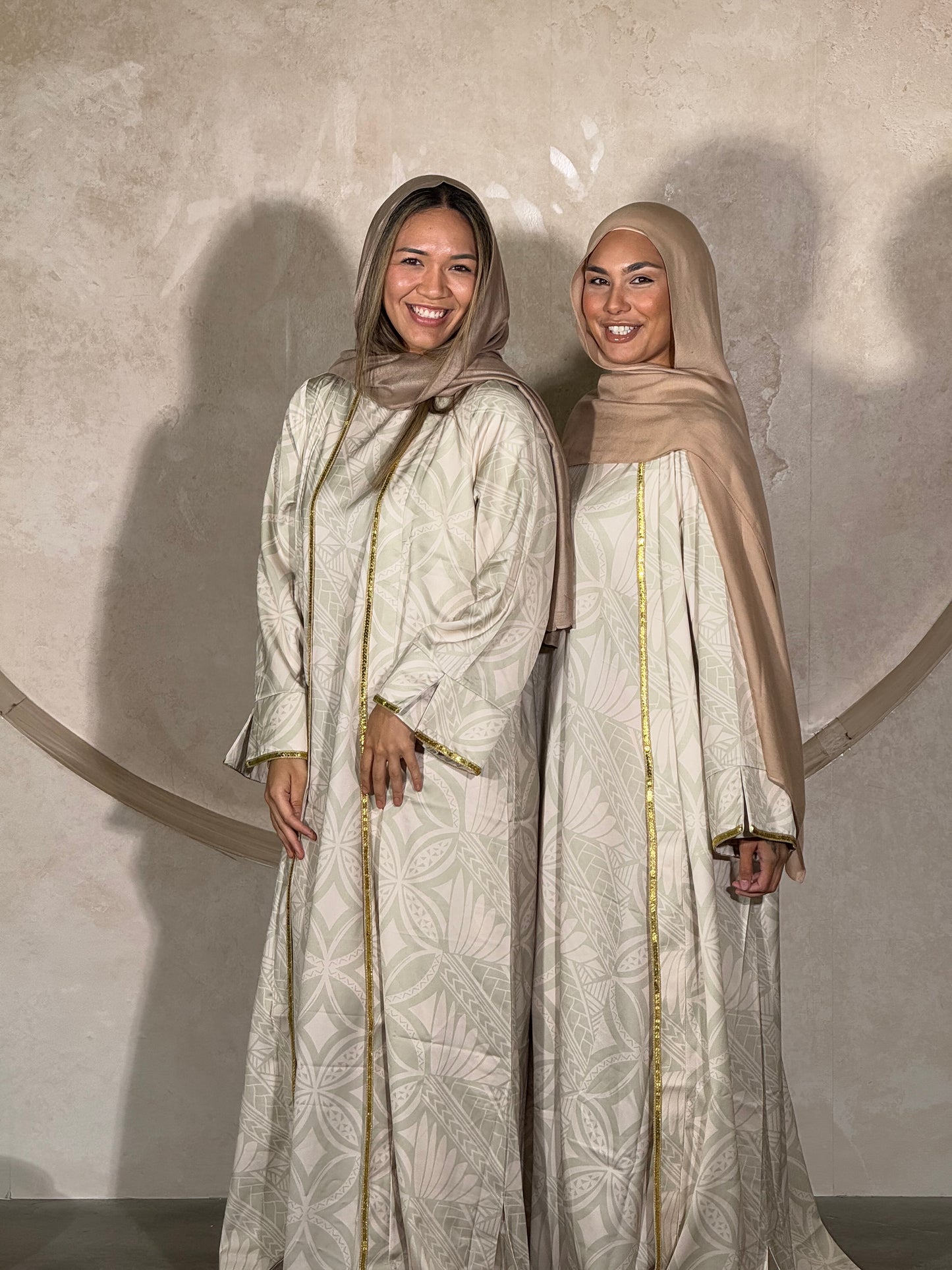 Aulelei Abaya Set