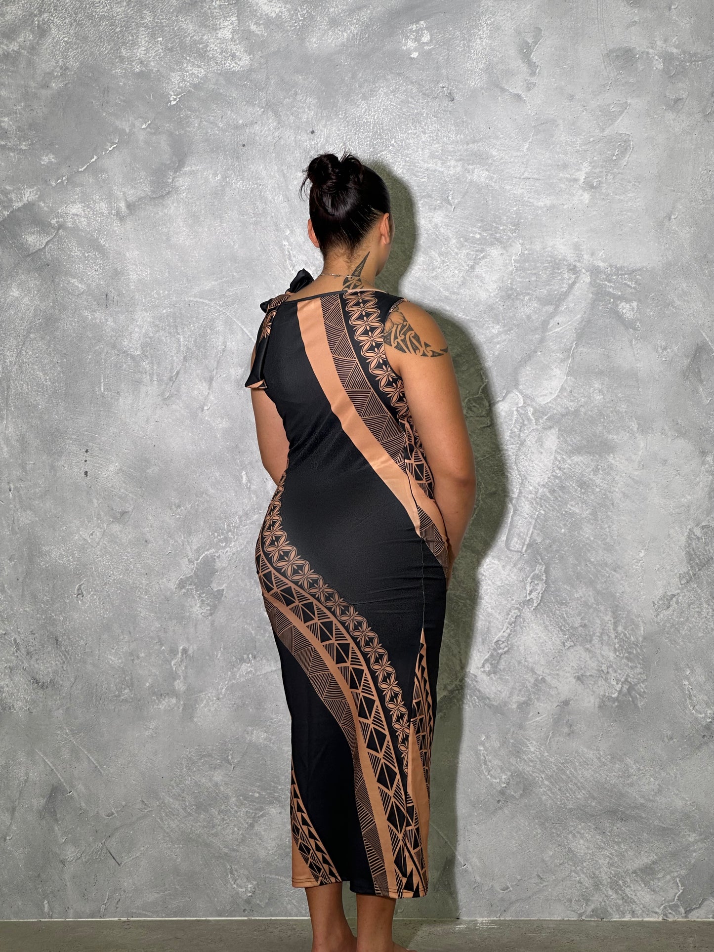 ALOFA - Knot Maxi Dress