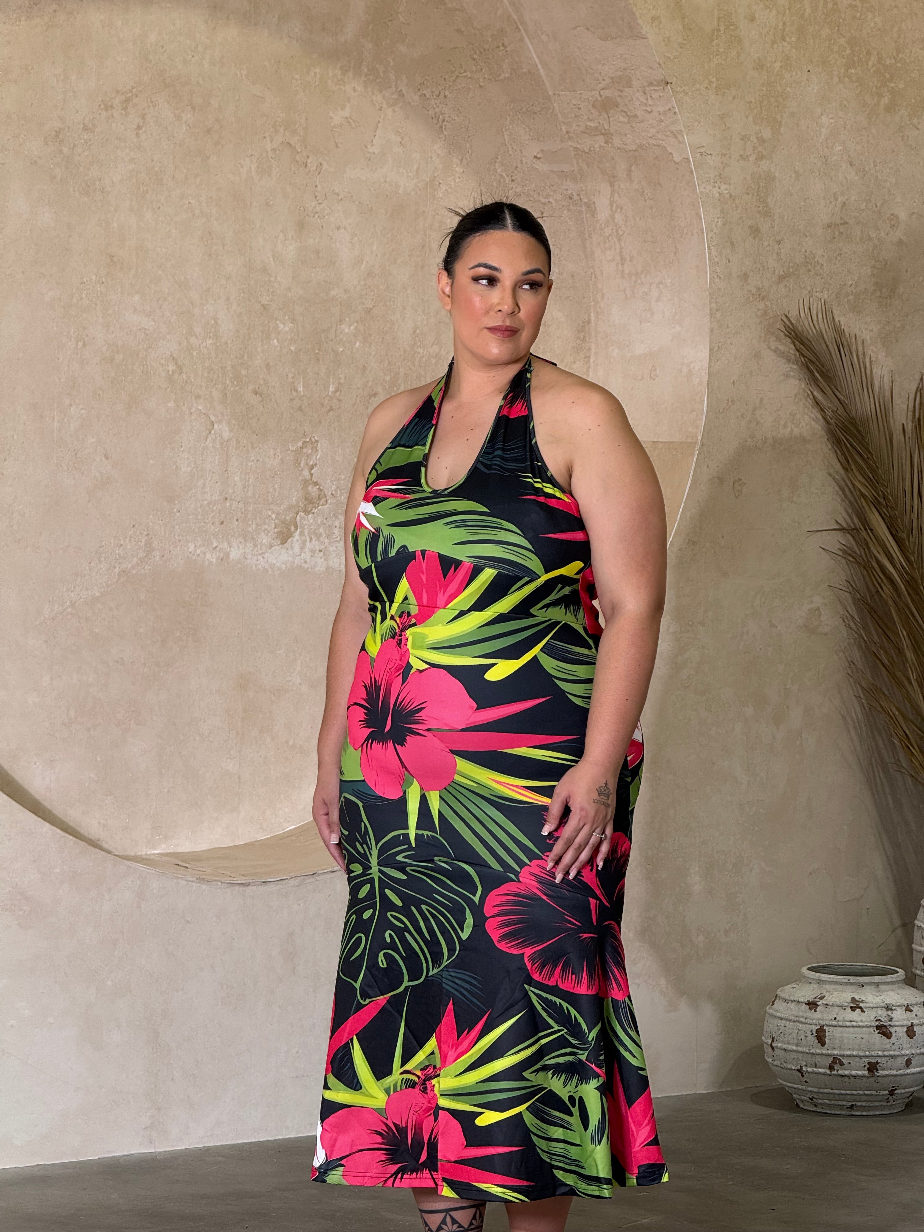 NEW - ALOFA - Backless Dress