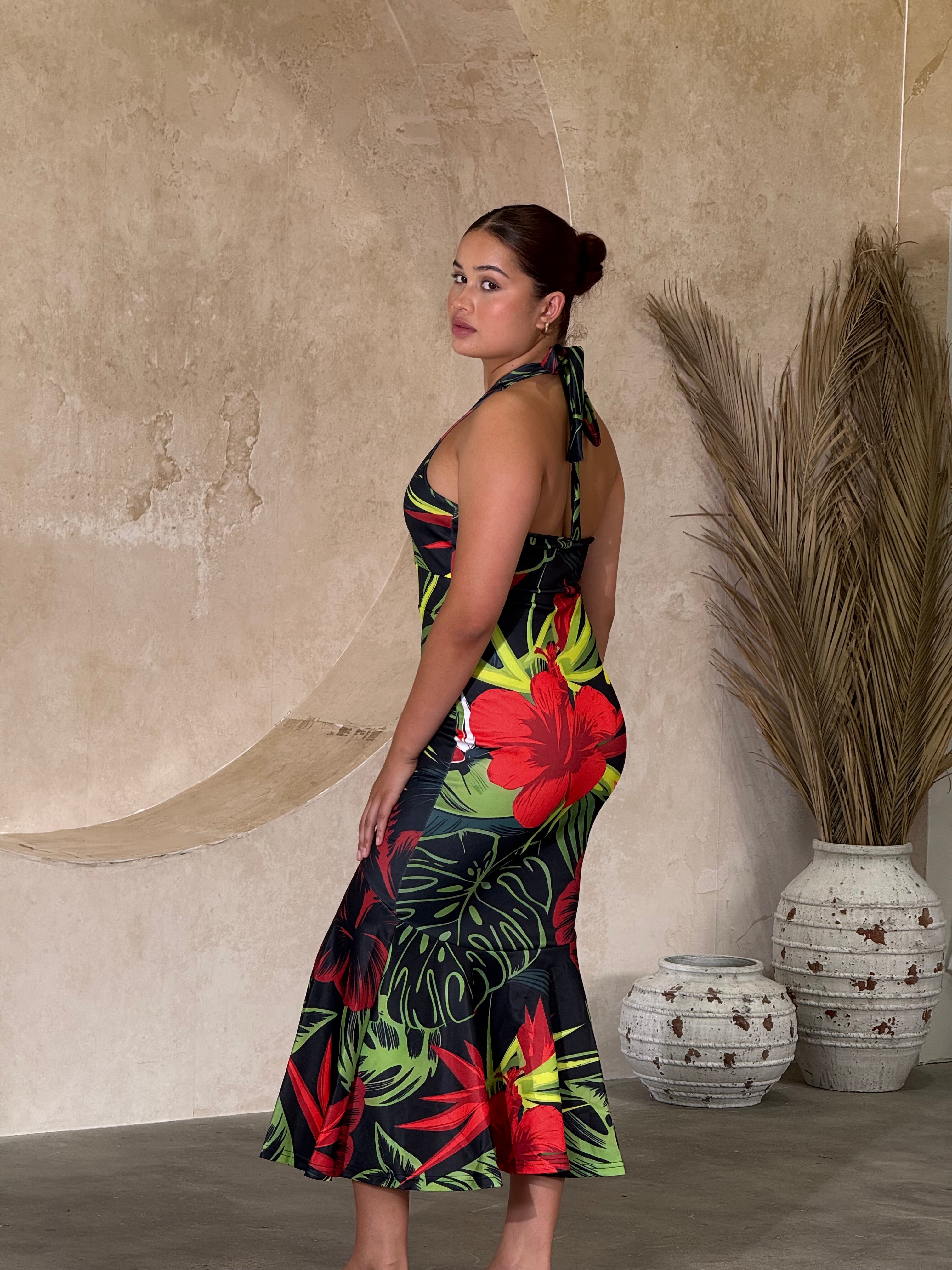 NEW - ALOFA - Backless Dress