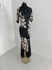 Luxe - BLACK - Sleeve Dress