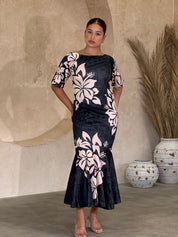 Luxe - BLACK - Sleeve Dress