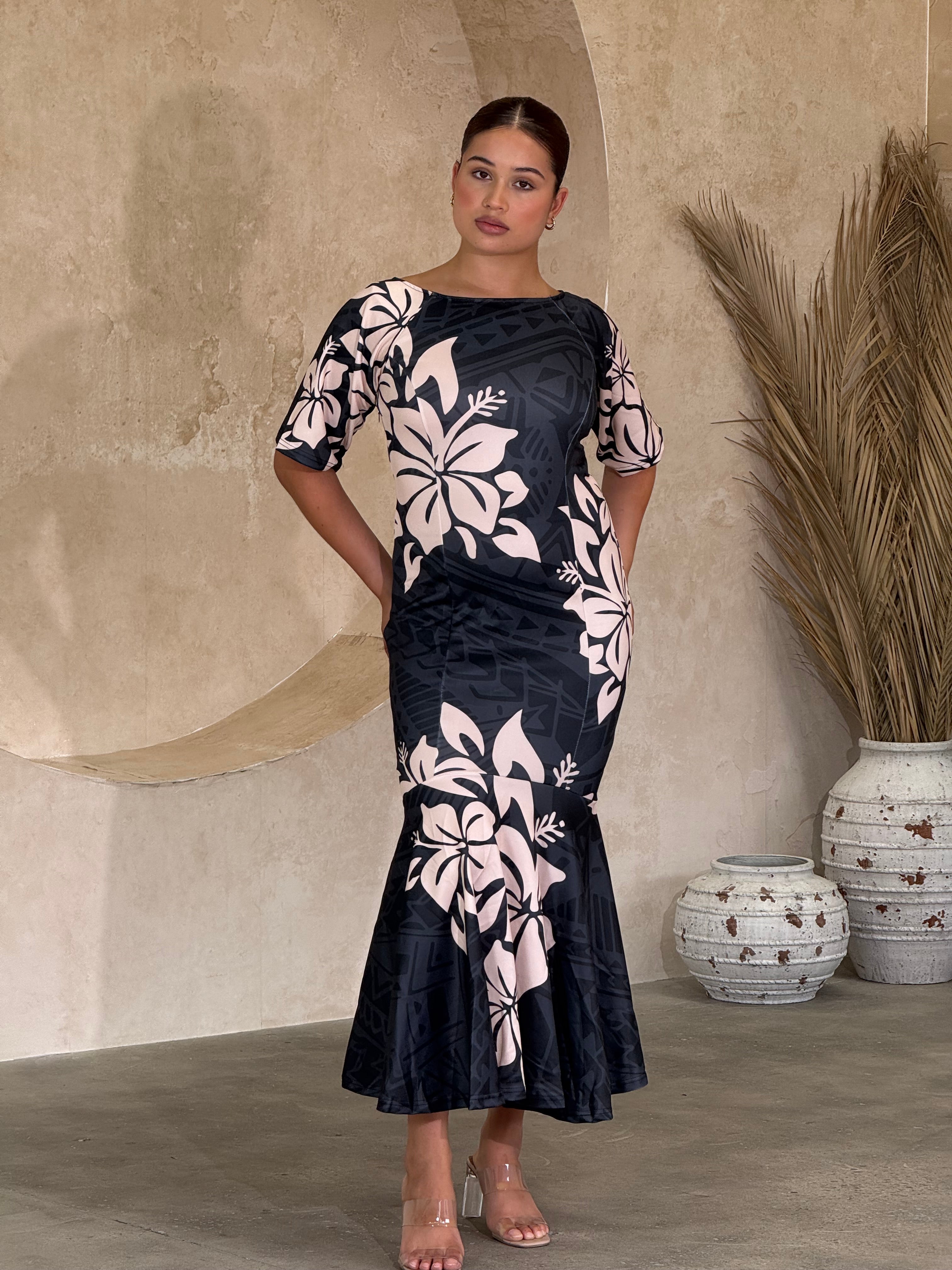 Luxe - BLACK - Sleeve Dress