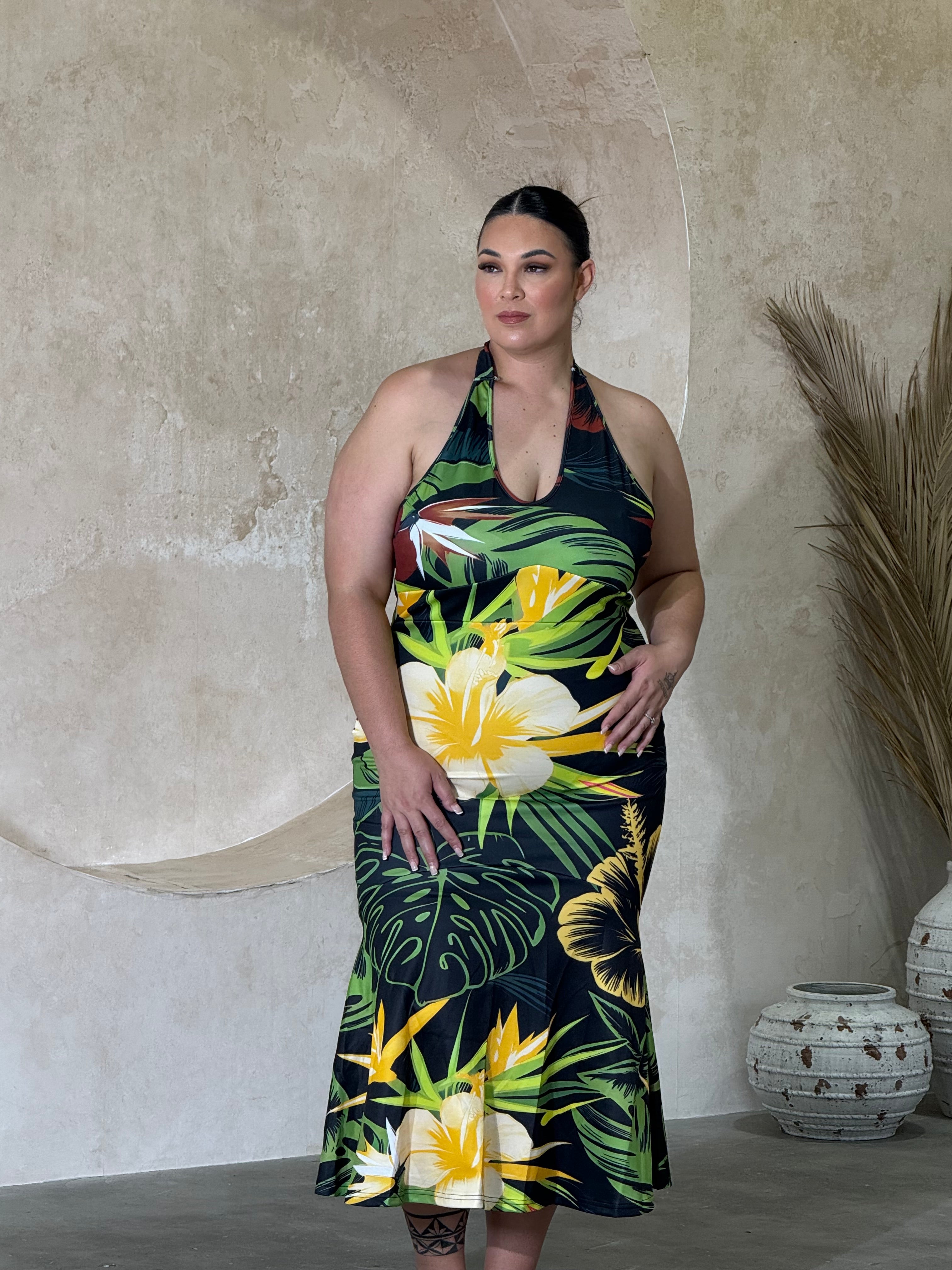 NEW - ALOFA - Backless Dress