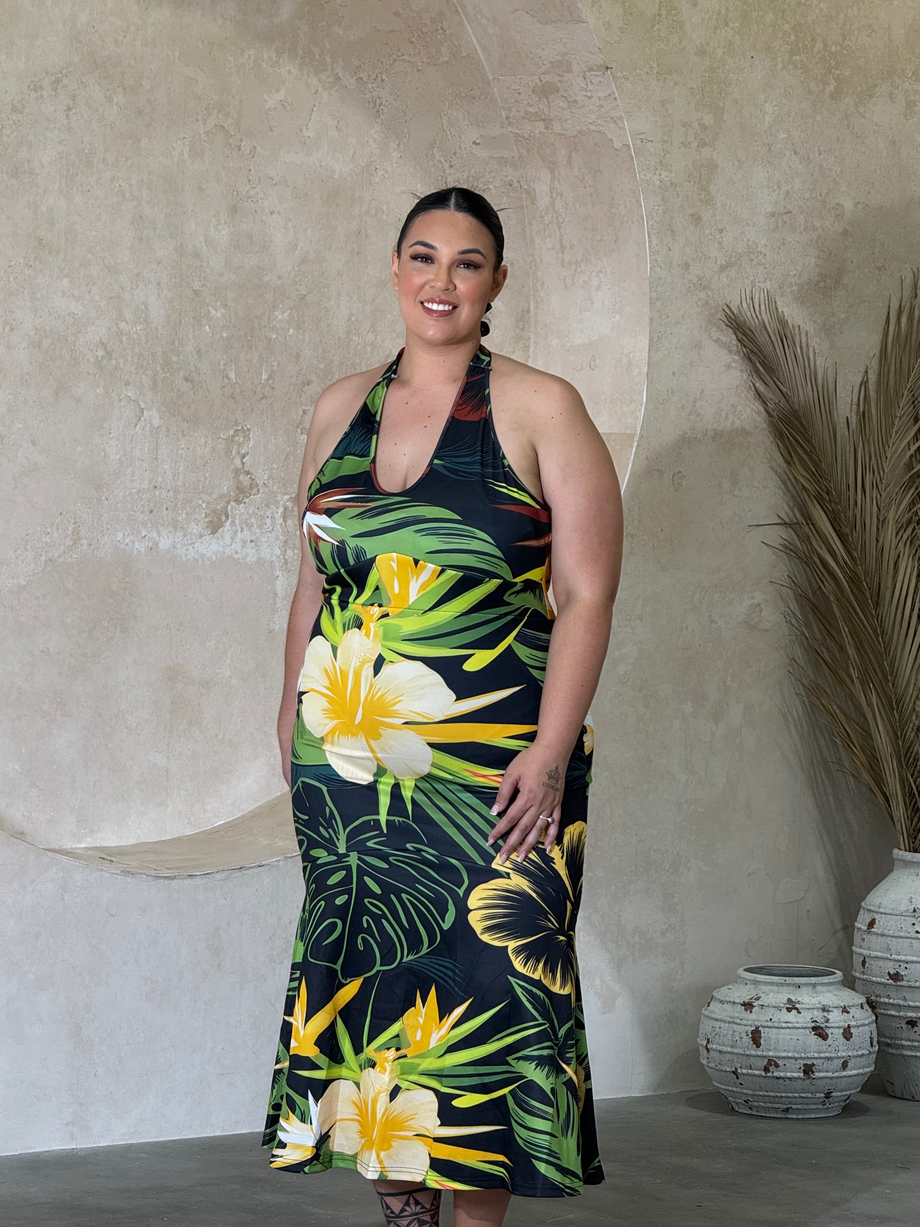 NEW - ALOFA - Backless Dress