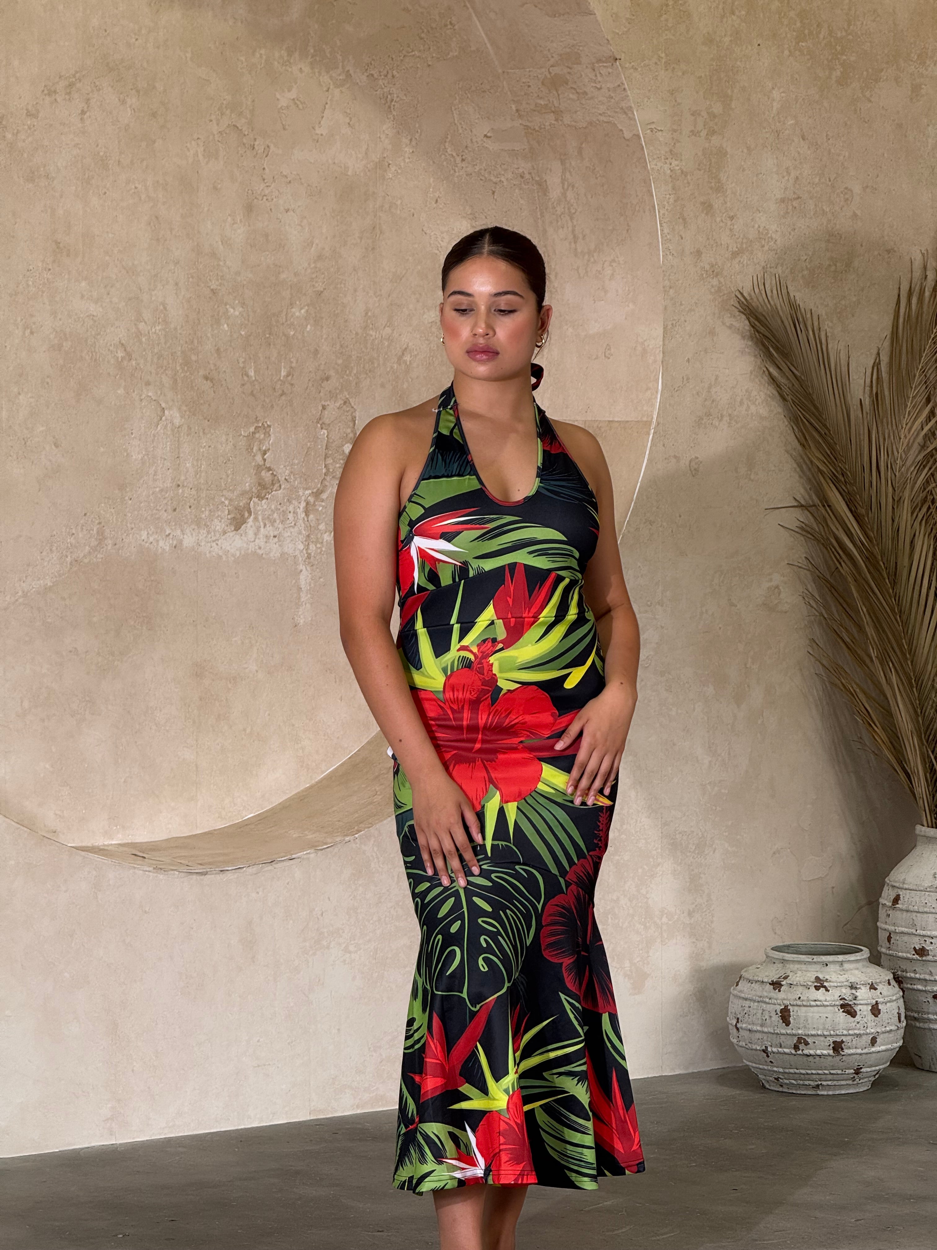 NEW - ALOFA - Backless Dress