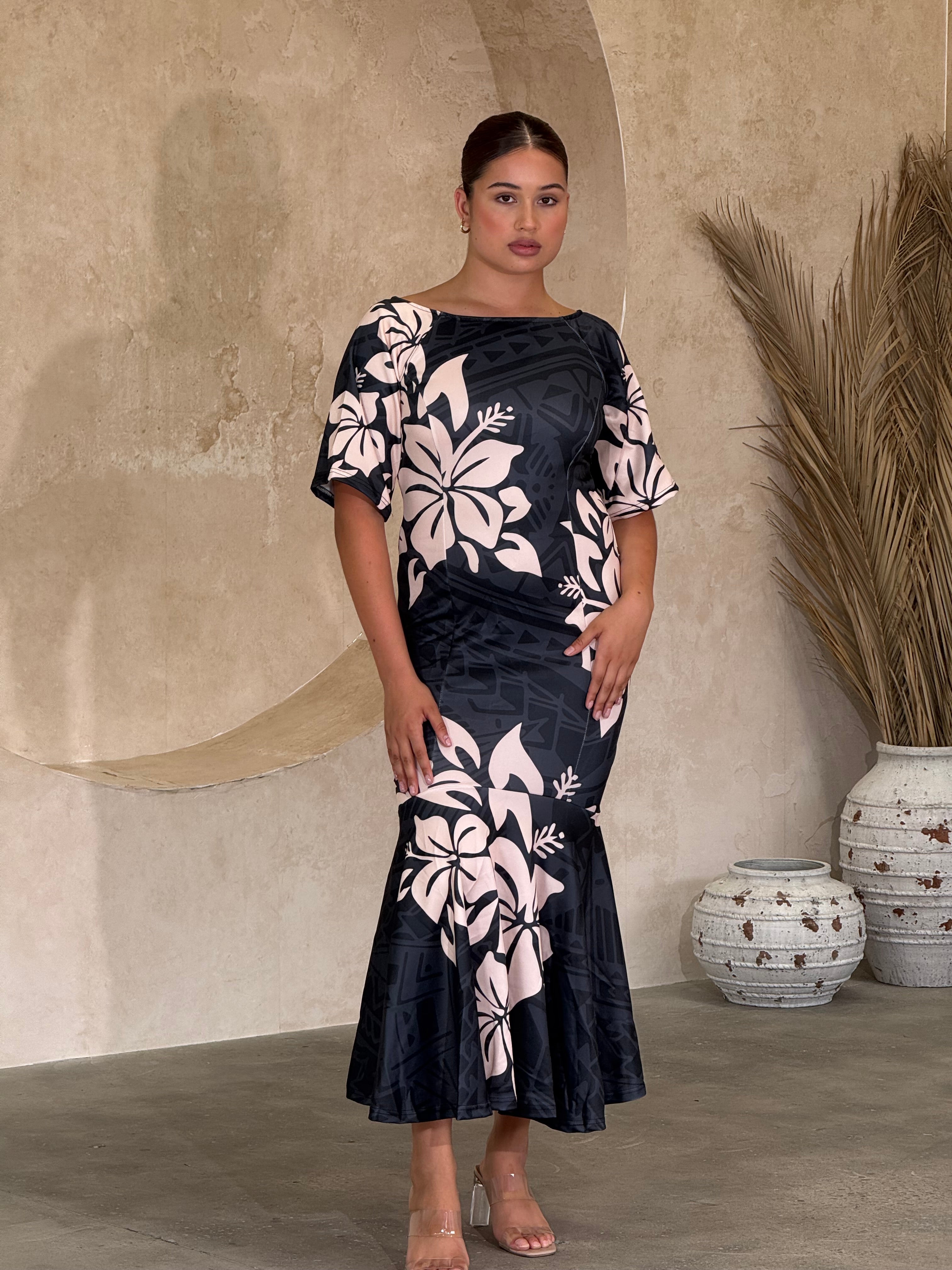 PRE ORDER ONLY - Luxe - BLACK - Sleeve Dress