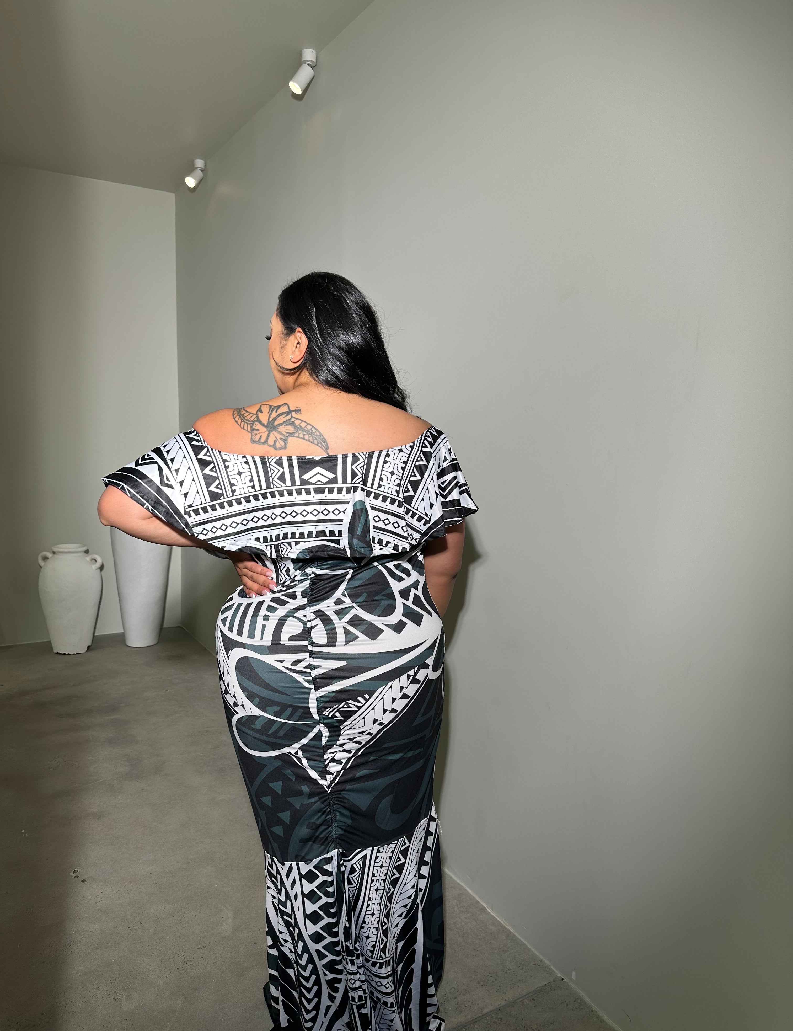 LEILUA  Black Scrunch