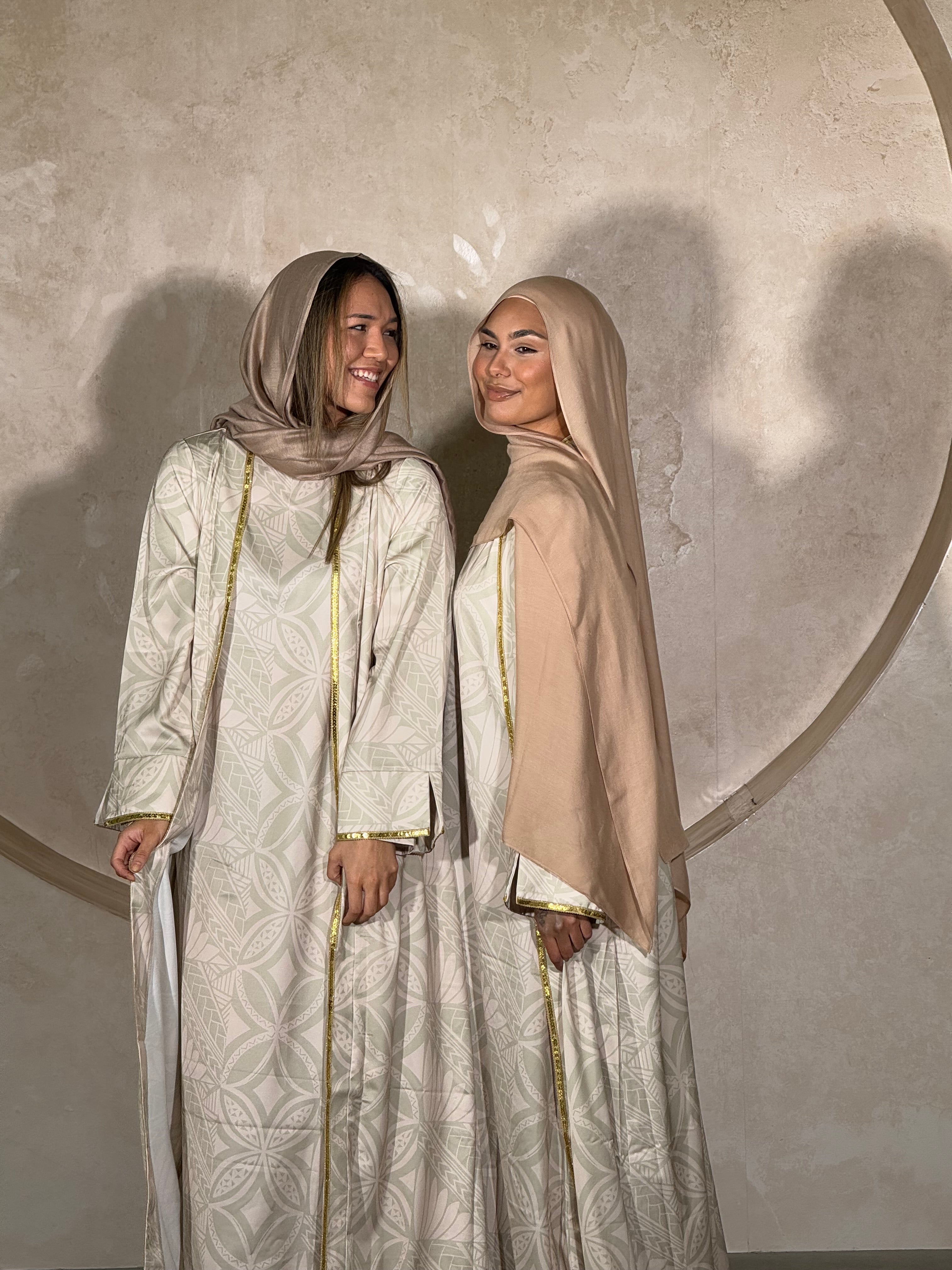 Aulelei Abaya Set
