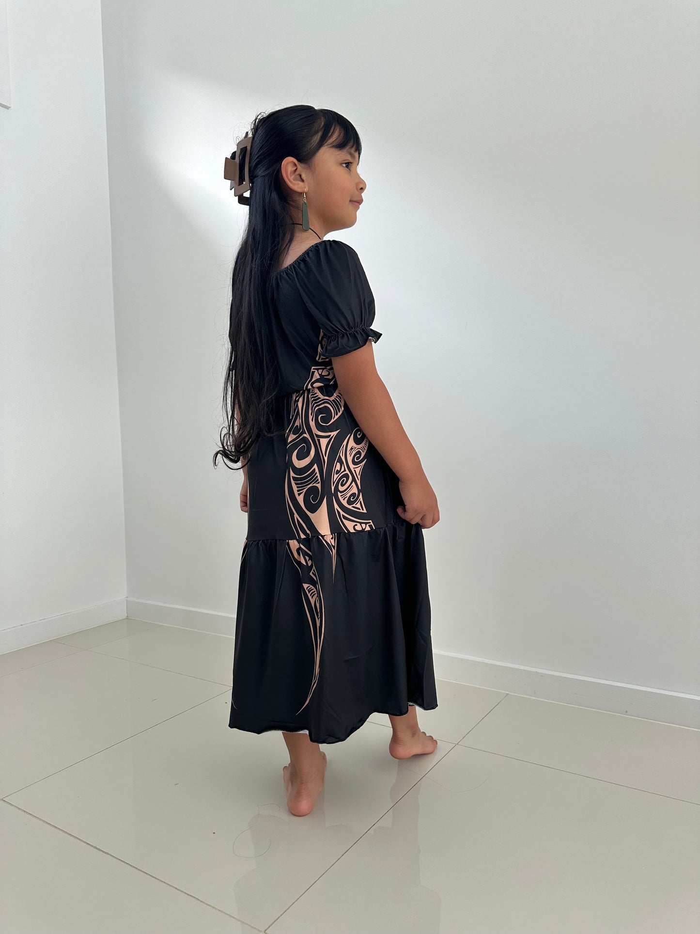 PRE ORDER ONLY - Awhea Black/Beige GIRLS Dress