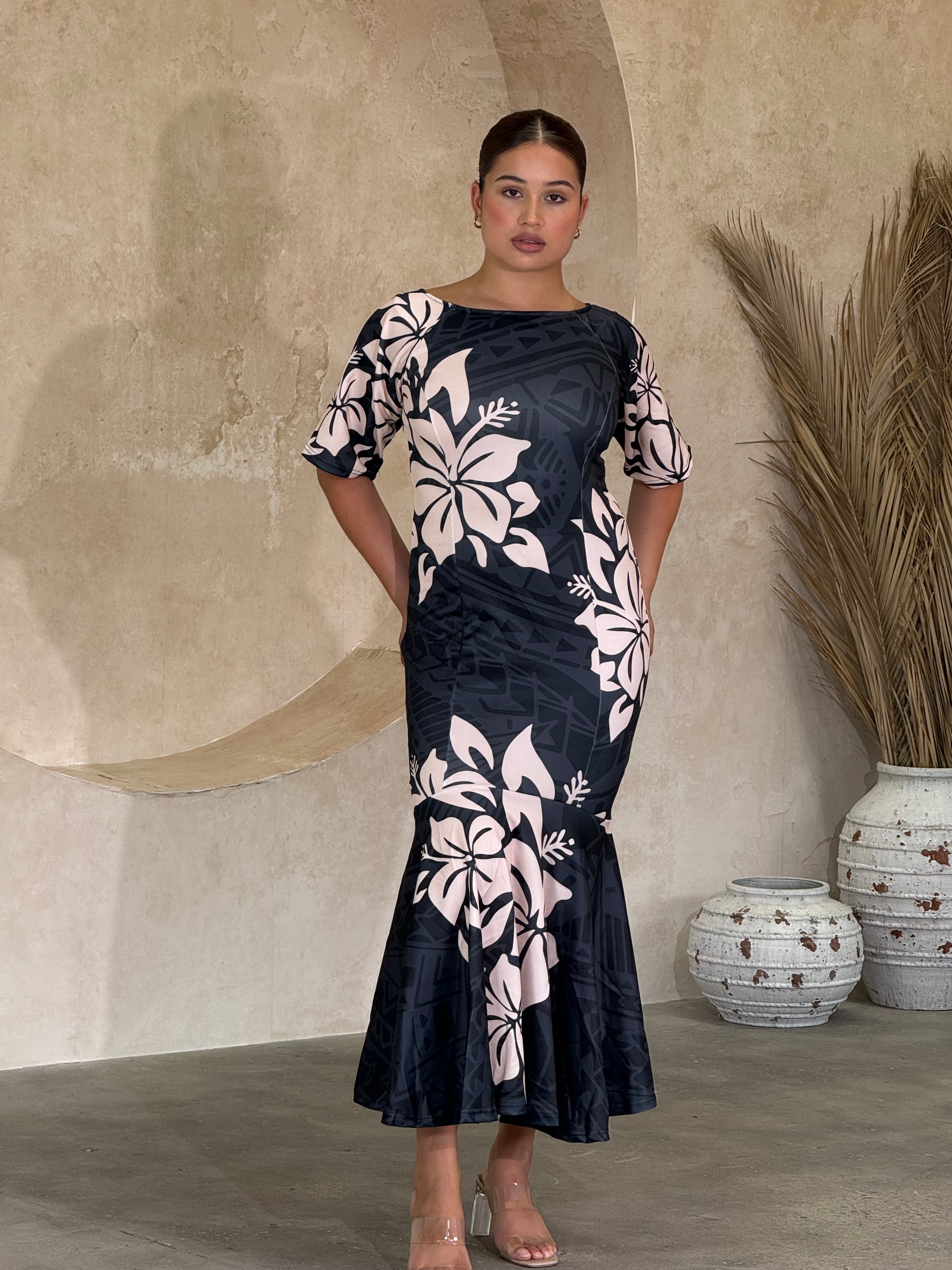 Luxe - BLACK - Sleeve Dress