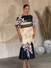 Luxe - BLACK - Sleeve Dress